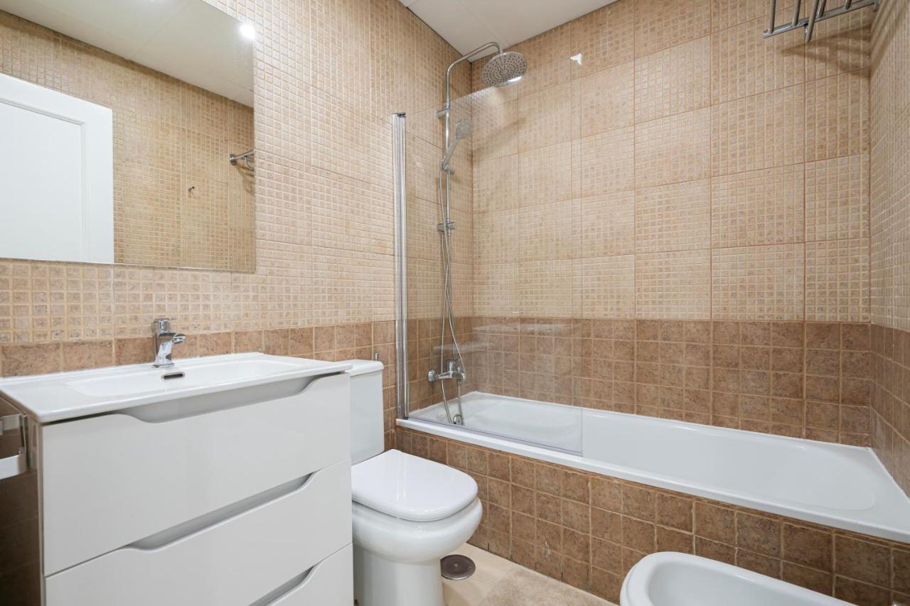 For You Rentals Elegante Y Bonito Apartamento Temporal En El Corazon De Madrid Inf1C Exterior photo